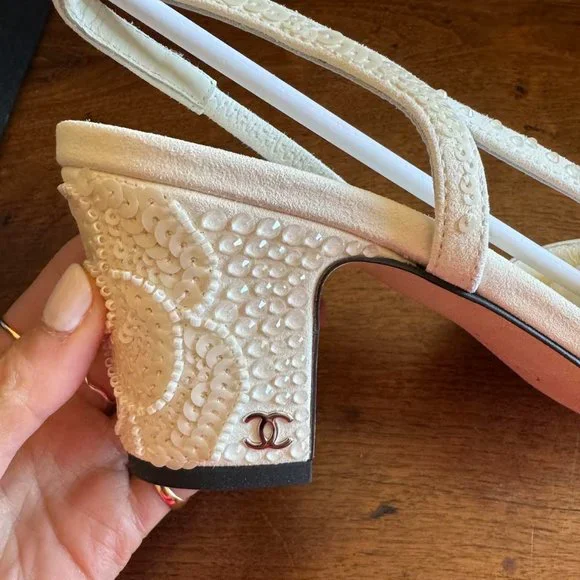 BNWT Rare Chanel White Beaded Pearl Strass Slingback Heels 38 - Picture 2 of 7